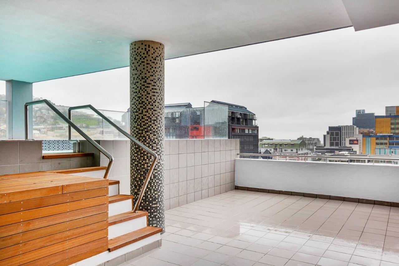 Backup-Powered Colourfull City Balcony Apartment كيب تاون المظهر الخارجي الصورة