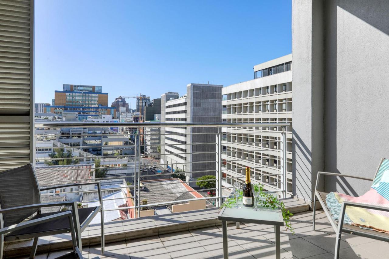 Backup-Powered Colourfull City Balcony Apartment كيب تاون المظهر الخارجي الصورة