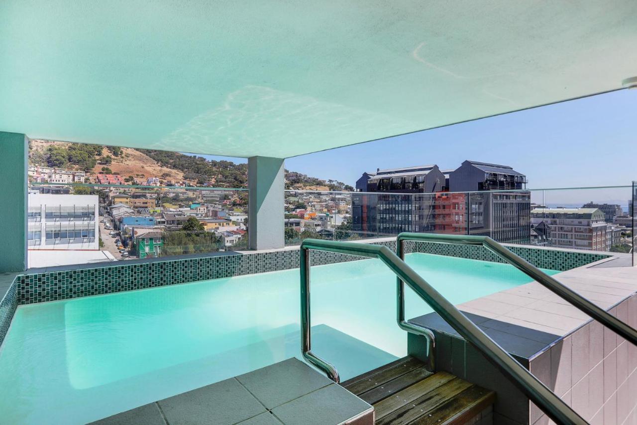 Backup-Powered Colourfull City Balcony Apartment كيب تاون المظهر الخارجي الصورة